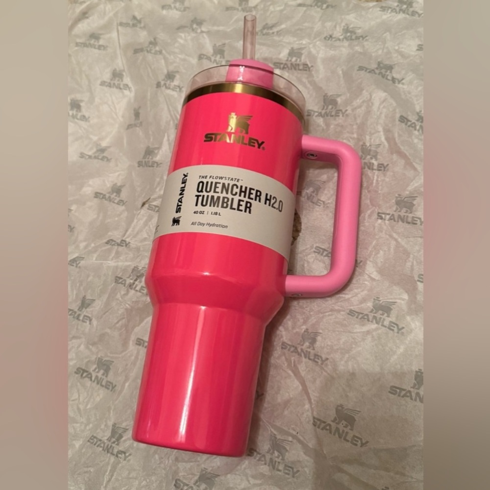 New Stanley Pink Parade Black Friday Limited Edition 40oz Quencher